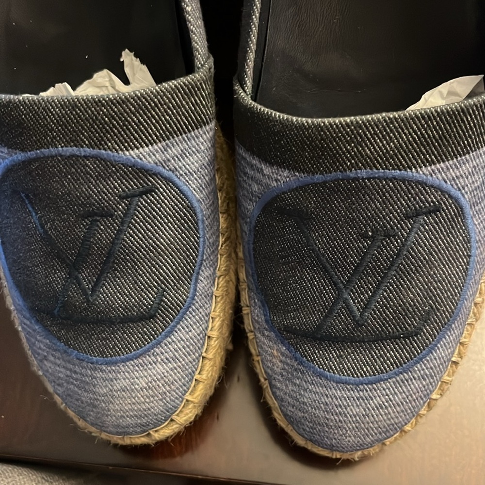 Authentic Louis Vuitton - Picture 2 of 8